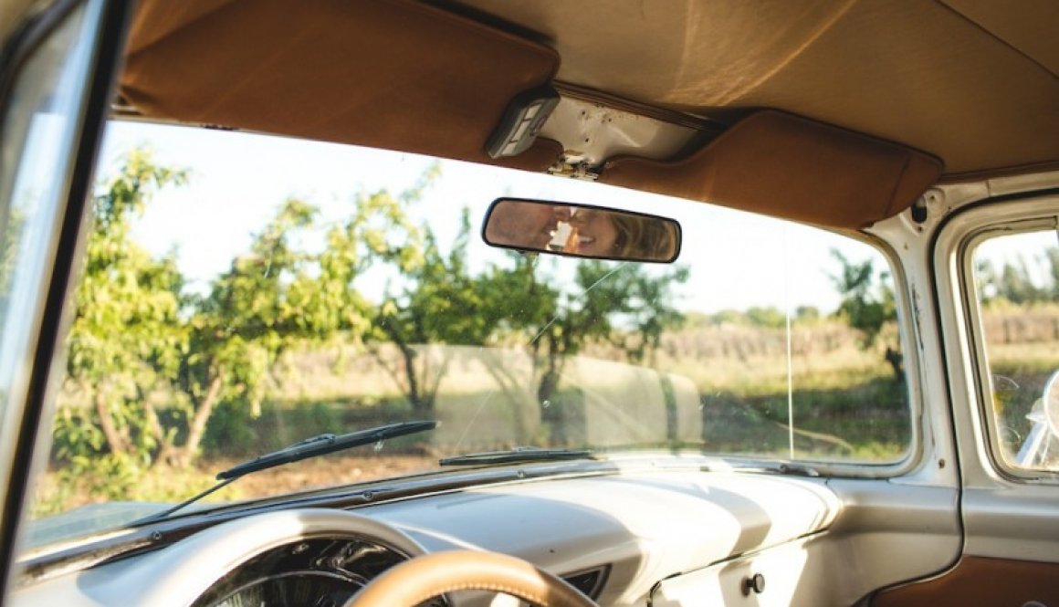 photo 1428865798880 73444f4cbefc